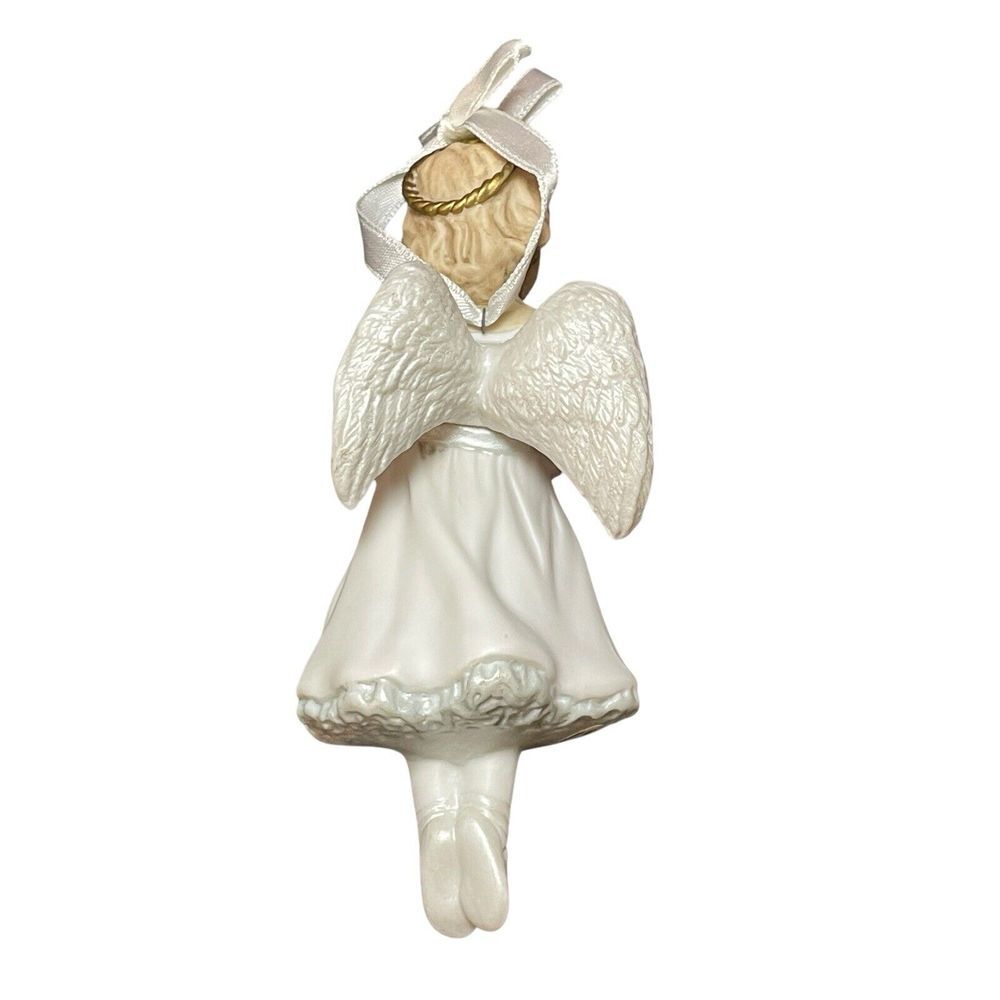 Vintage 1993 Hallmark Gentle Tidings Keepsake Collectible‎ Ornament No Stand - Picture 4 of 16